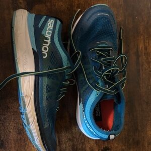 Salomon running shoes women’s size 8.5